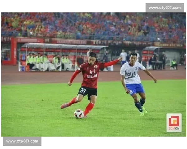 雨夜燃球城!自贡主场 31 领跑,球迷热血筑后盾 雨夜燃球城!自贡主场 31 领跑,球迷热血筑后盾